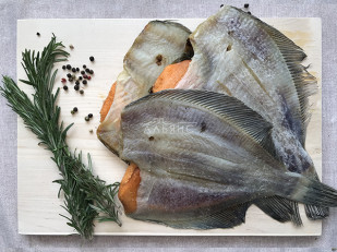 Корюшка вяленая без икры: Камбала камчатская вяленая с икрой