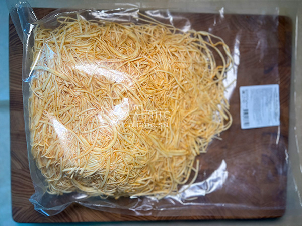Сырный продукт ФЕРМЕРСКИЙ паутинка с паприкой в Кисловодске