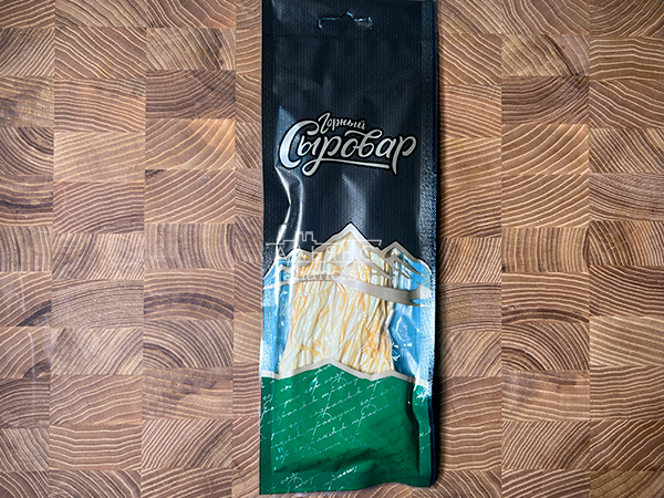 Сыр 60 гр ГОРНЫЙ СЫРОВАР (Паутинка копчёная) в Кисловодске