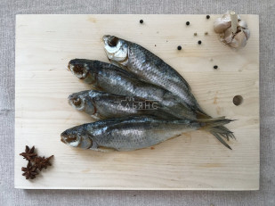 Рыба горячего копчения: Вобла вяленая астраханская средняя